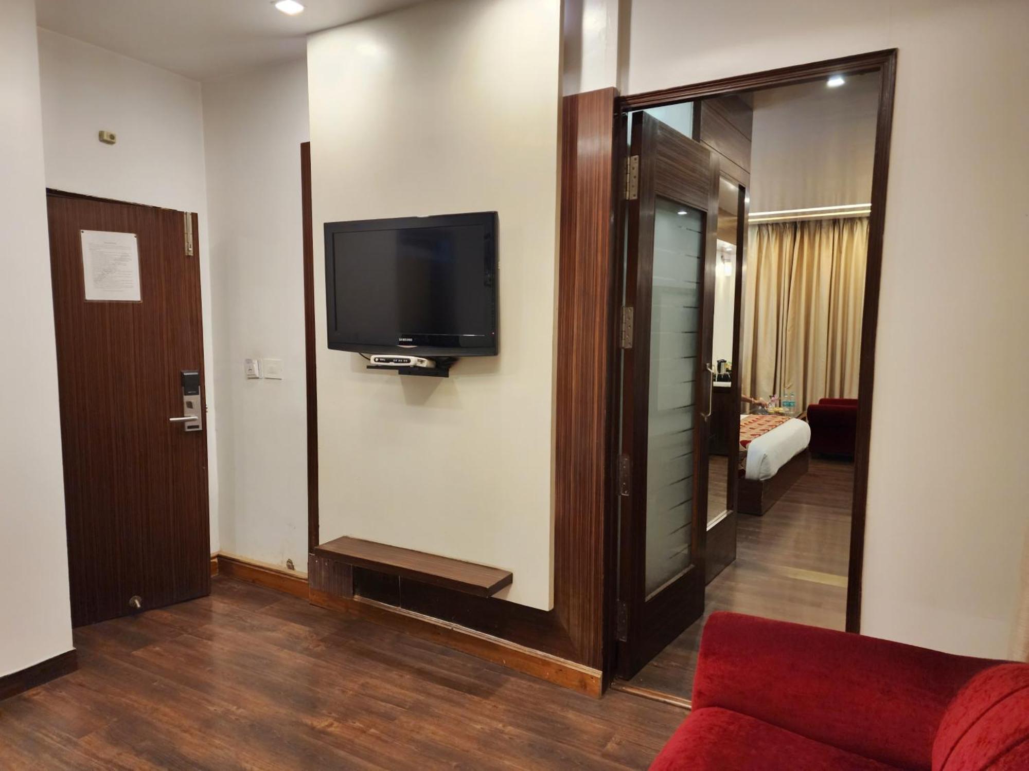 Hotel Surya שימלה מראה חיצוני תמונה