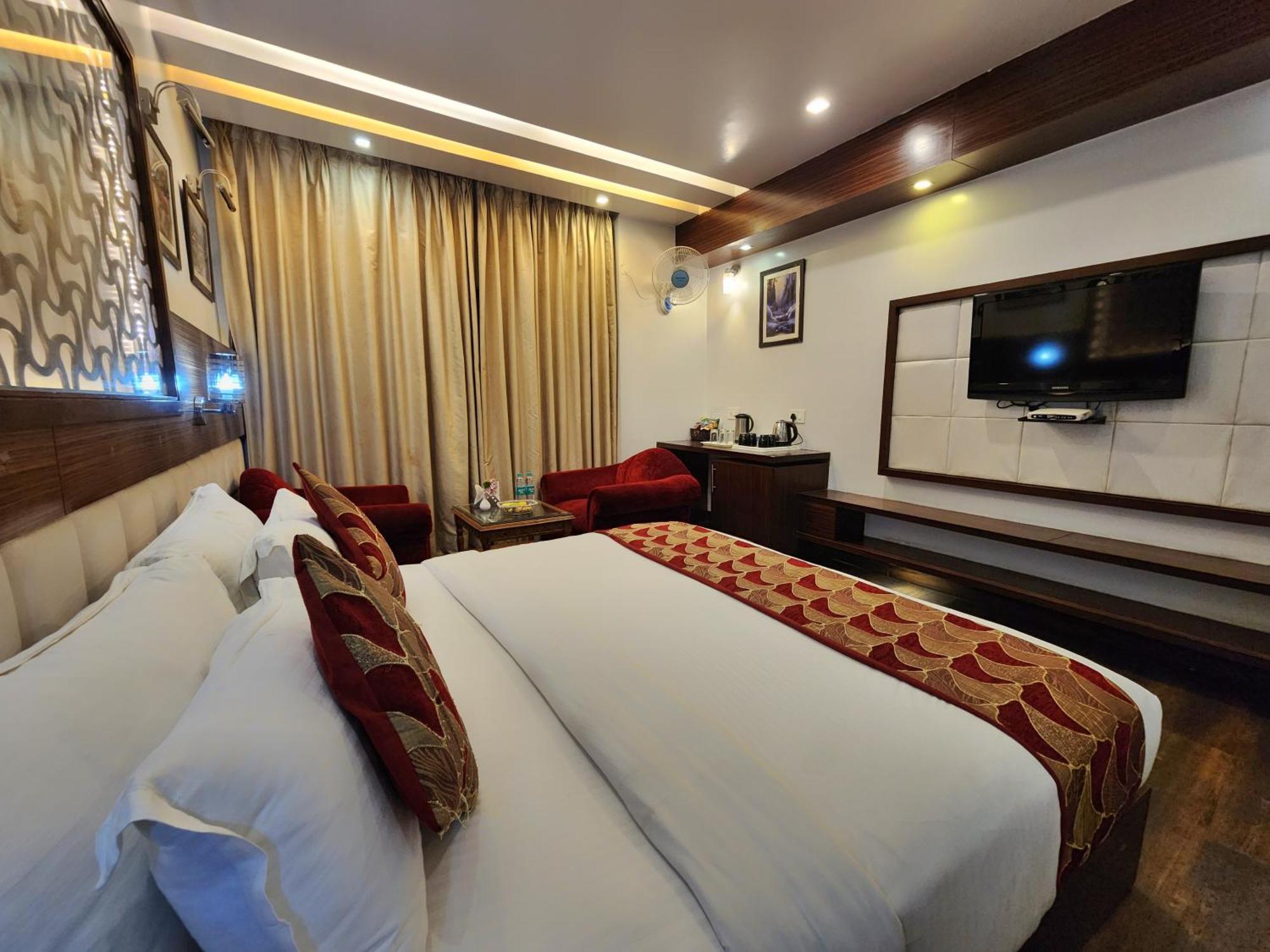 Hotel Surya שימלה מראה חיצוני תמונה