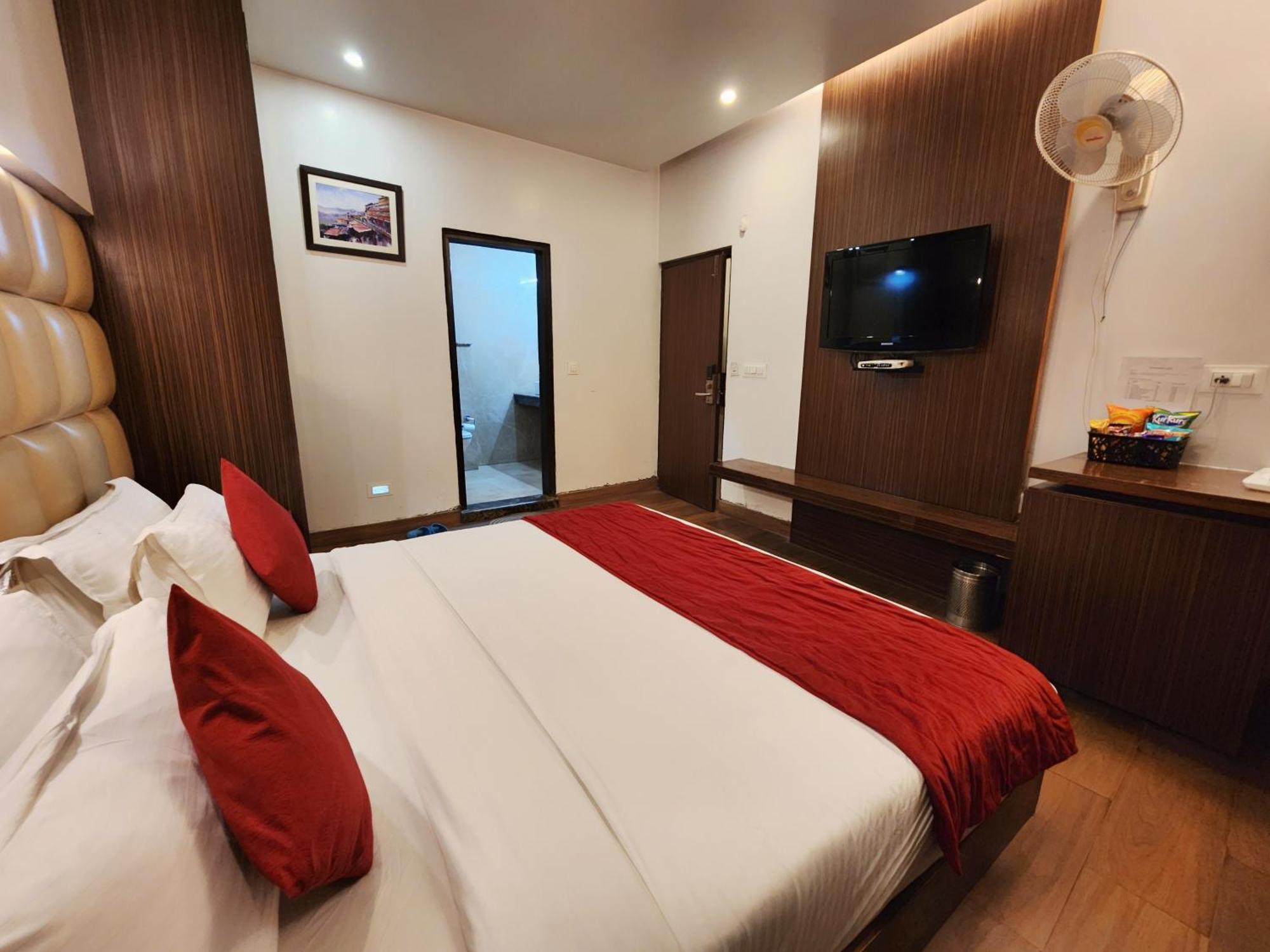 Hotel Surya שימלה מראה חיצוני תמונה